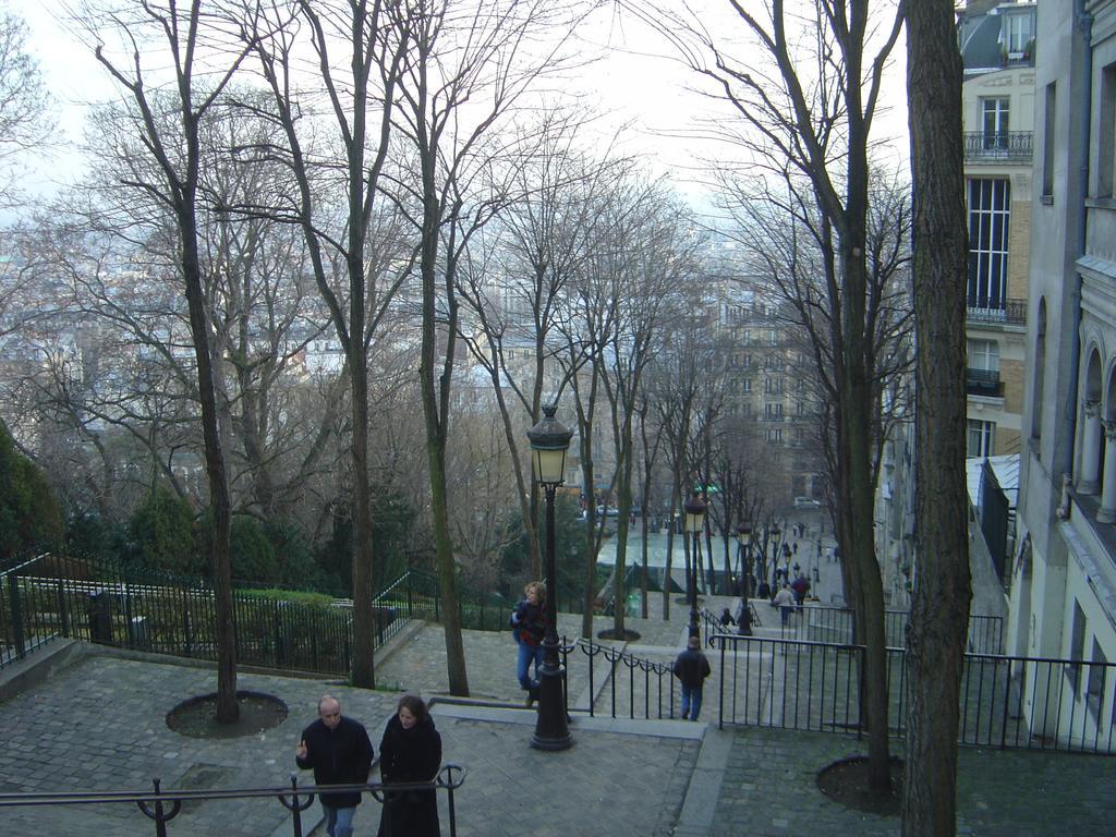 Apartament Duplex De Charme Au Coeur De Montmartre Paryż Zewnętrze zdjęcie